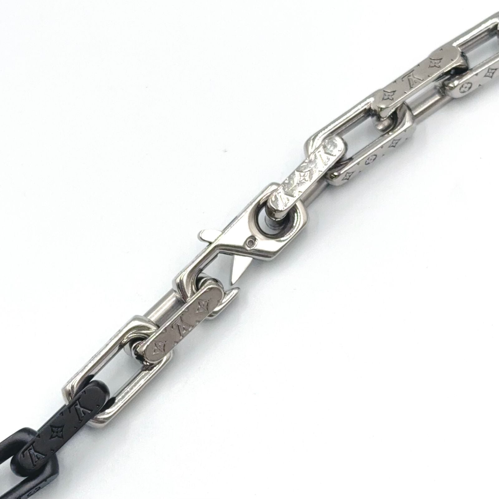 Louis Vuitton Collier Monogram Chain Metal Silver Black Necklace — view 7