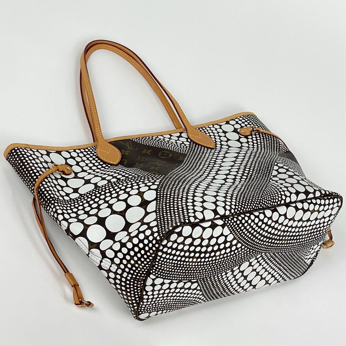 Louis Vuitton Neverfull MM Tote Yayoi Kusama Pumpkin Dot Shoulder Bag Monogram — view 2