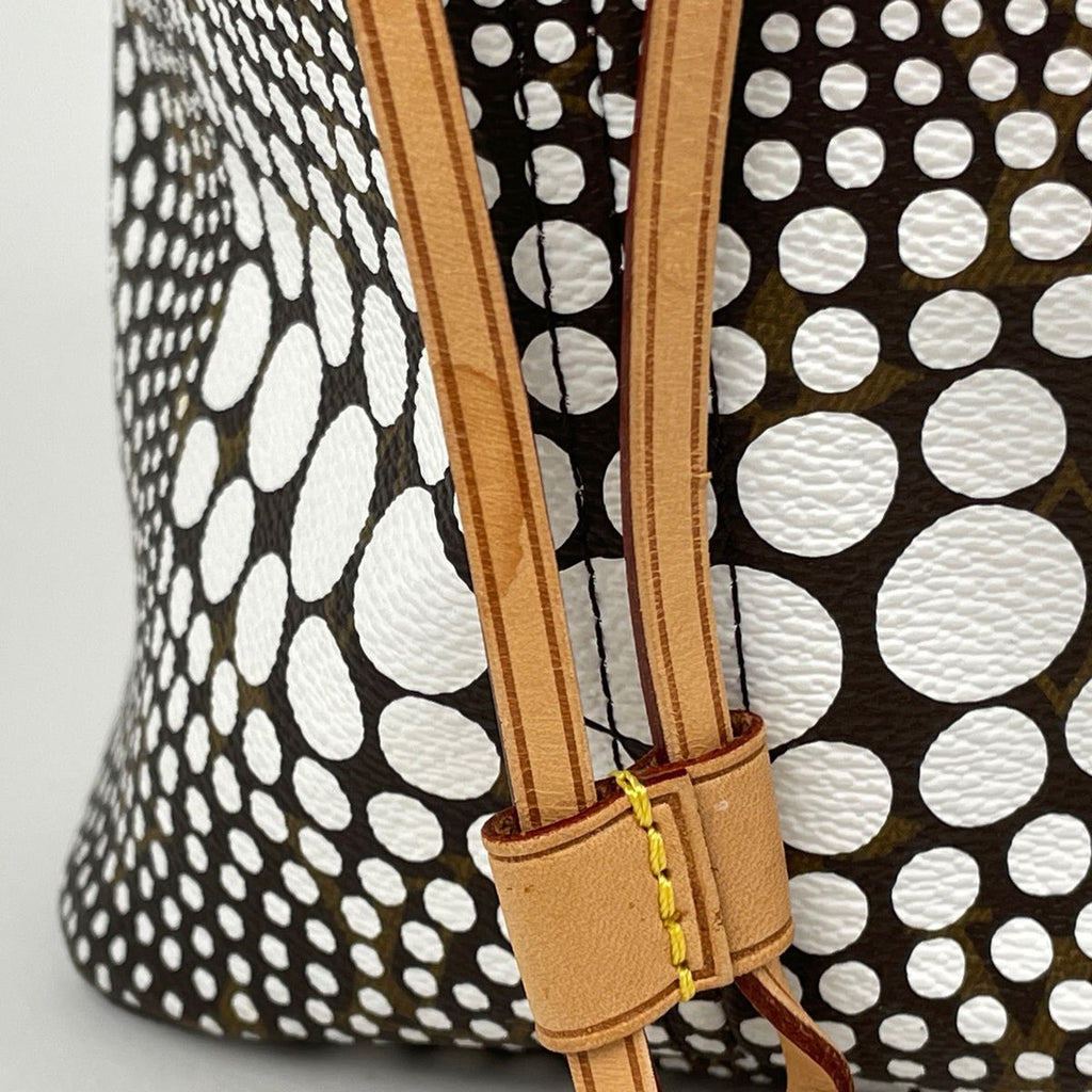 Louis Vuitton Neverfull MM Tote Yayoi Kusama Pumpkin Dot Shoulder Bag Monogram — view 5