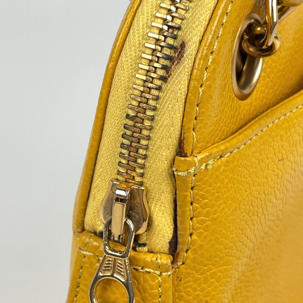 Chanel Shoulder Bag Caviar Leather Yellow — view 6