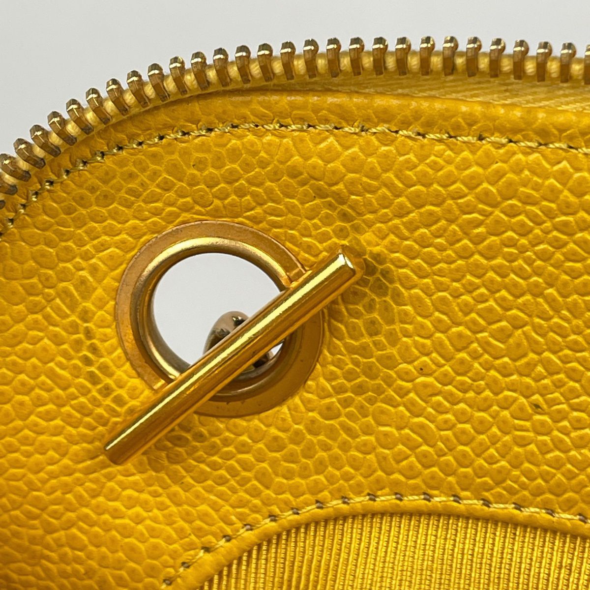 Chanel Shoulder Bag Caviar Leather Yellow — view 8