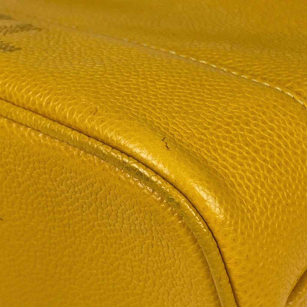 Chanel Shoulder Bag Caviar Leather Yellow — view 3