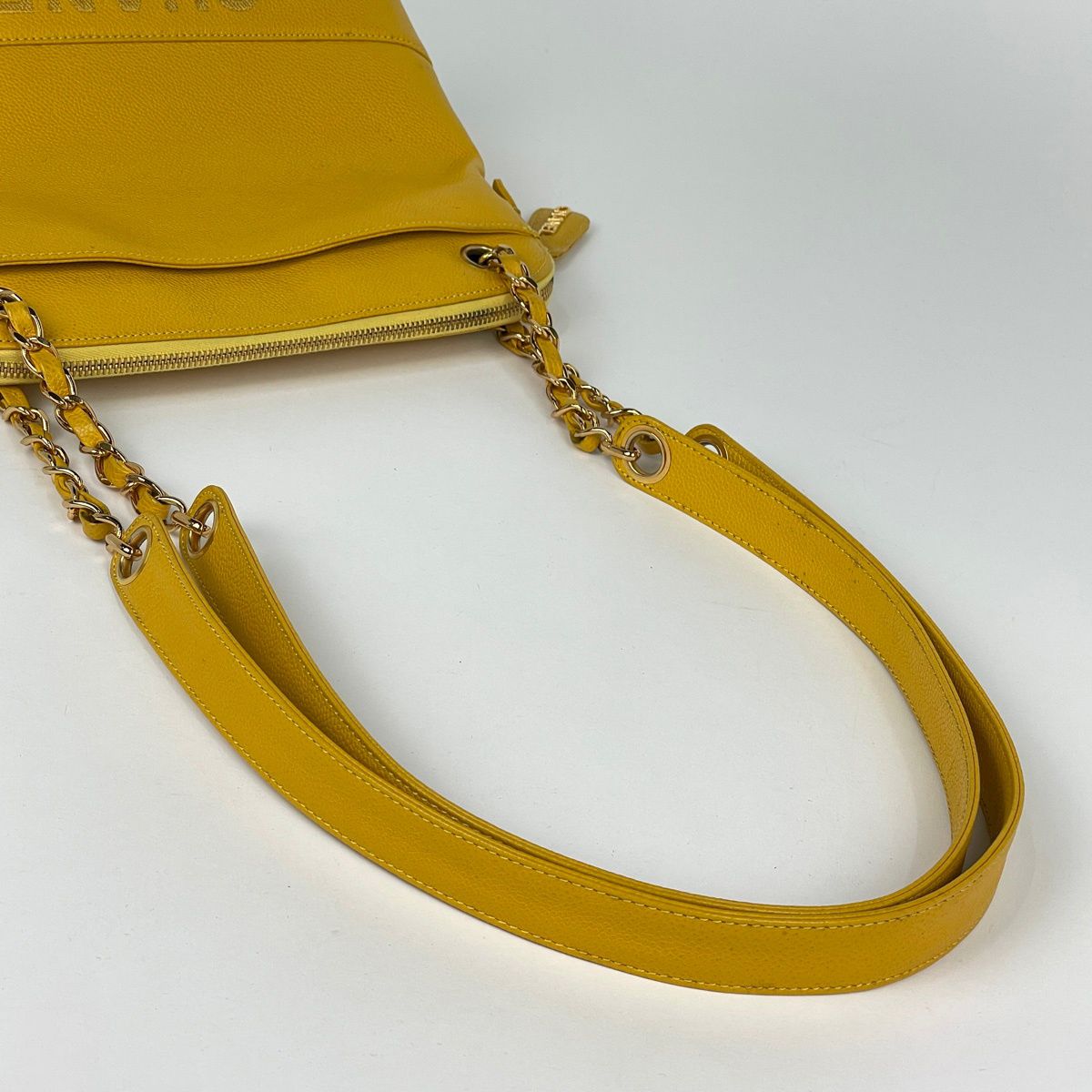 Chanel Shoulder Bag Caviar Leather Yellow — view 7
