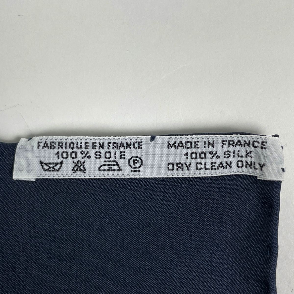 Hermes Carre 90 L Elegance Et le Confort en Automobile Scarf Comfort Silk Navy — view 2