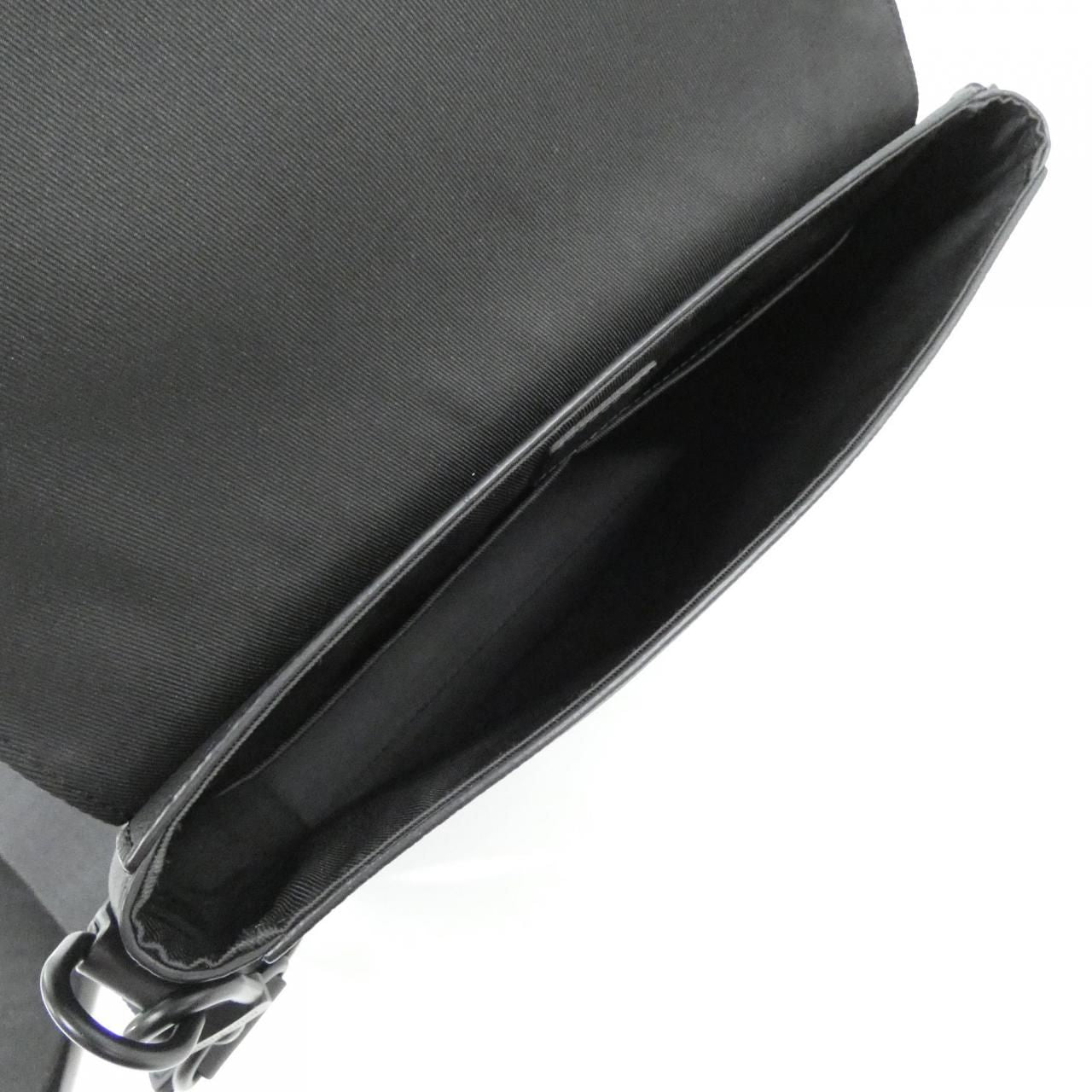 Louis Vuitton LV Aerogram Takeoff Messenger Shoulder Bag — view 8