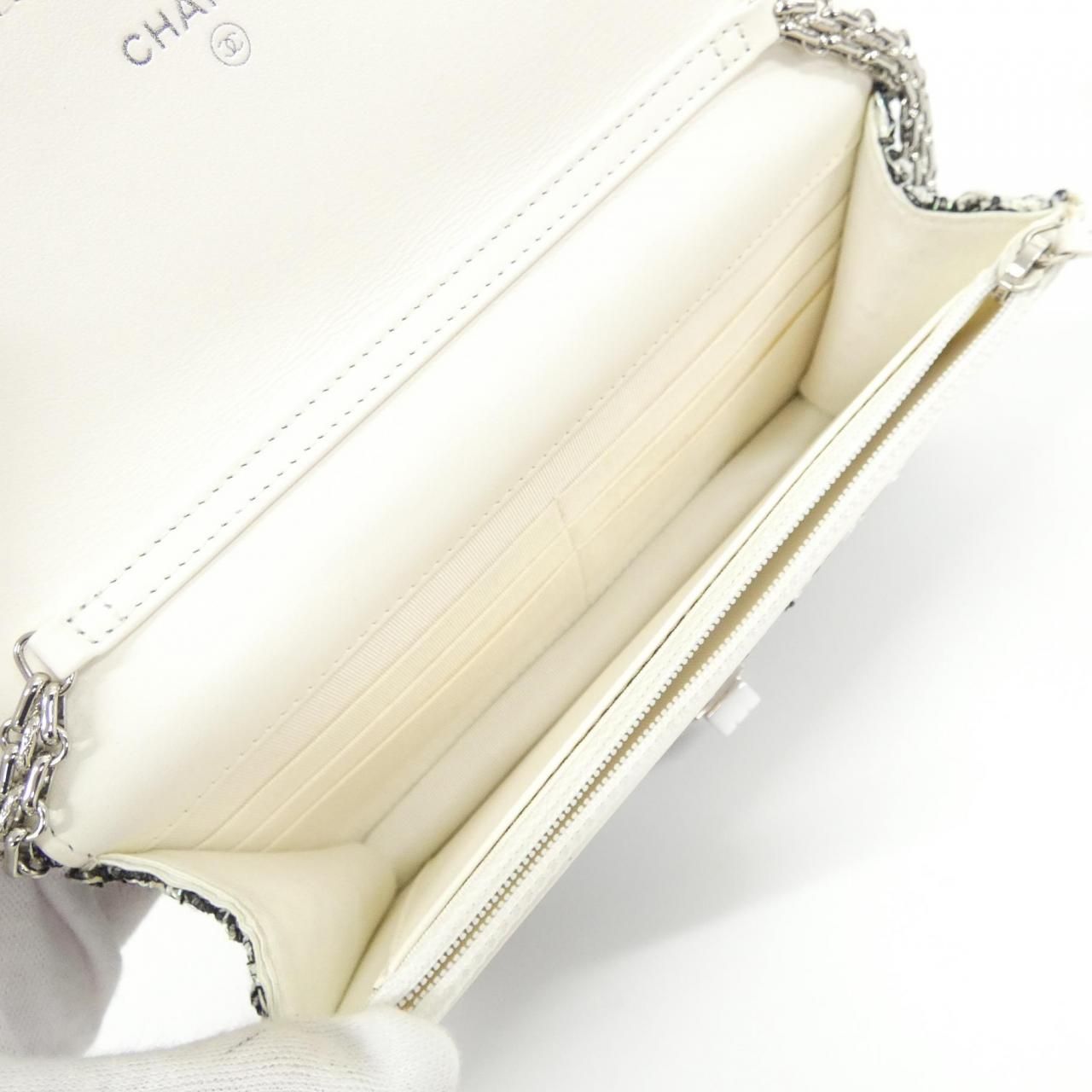 Chanel Chain Wallet Shoulder Bag — view 8