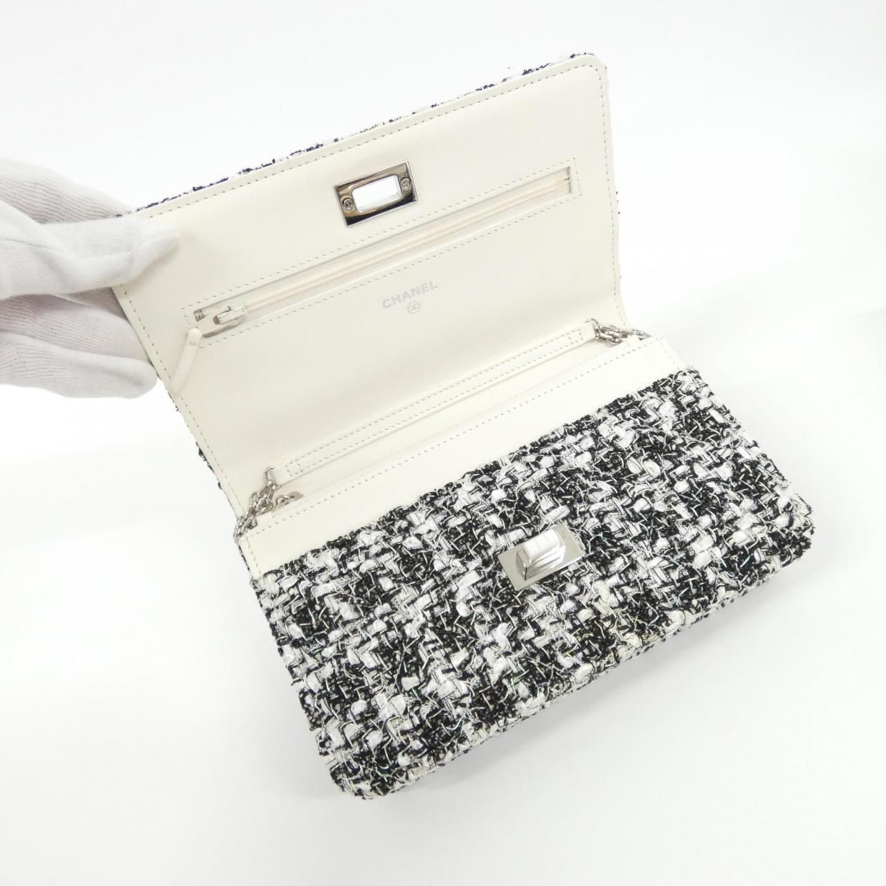 Chanel Chain Wallet Shoulder Bag — view 6