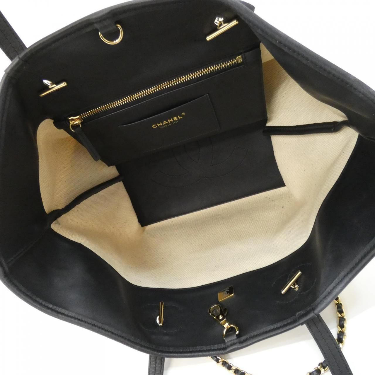 Chanel Bag Handbag Ivory — view 7