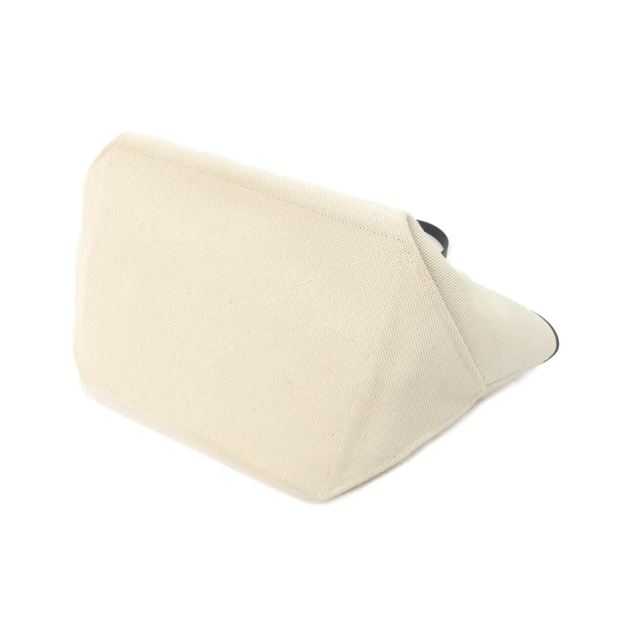 Chanel Bag Handbag Ivory — view 2