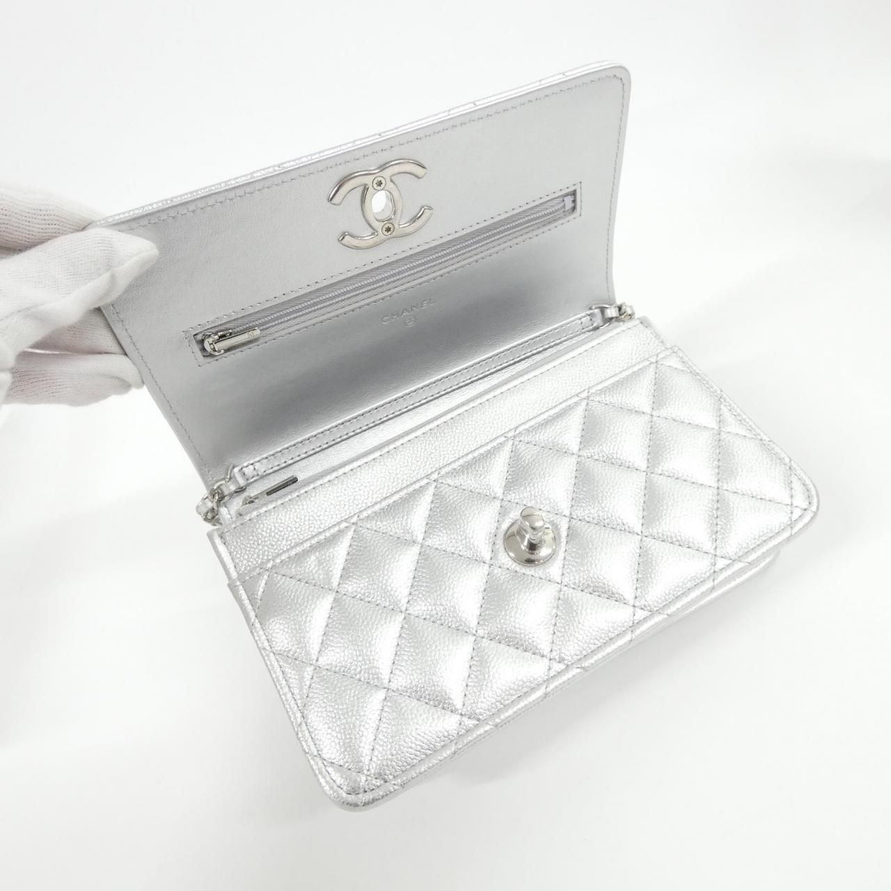 Chanel Chain Wallet Shoulder Bag — view 6