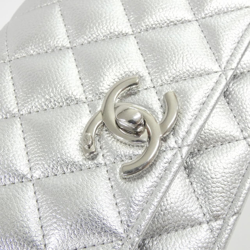 Chanel Chain Wallet Shoulder Bag — view 4