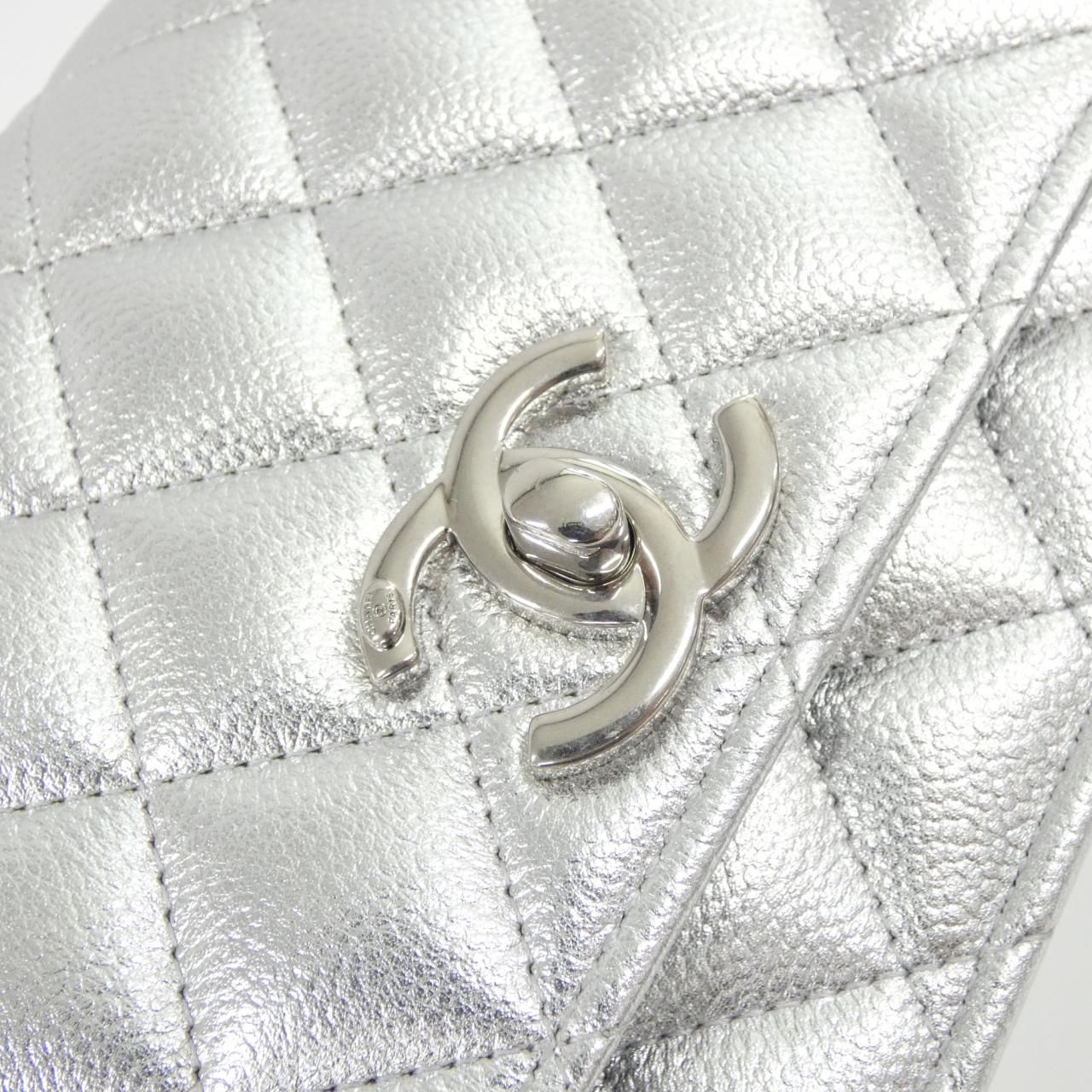 Chanel Chain Wallet Shoulder Bag — view 4