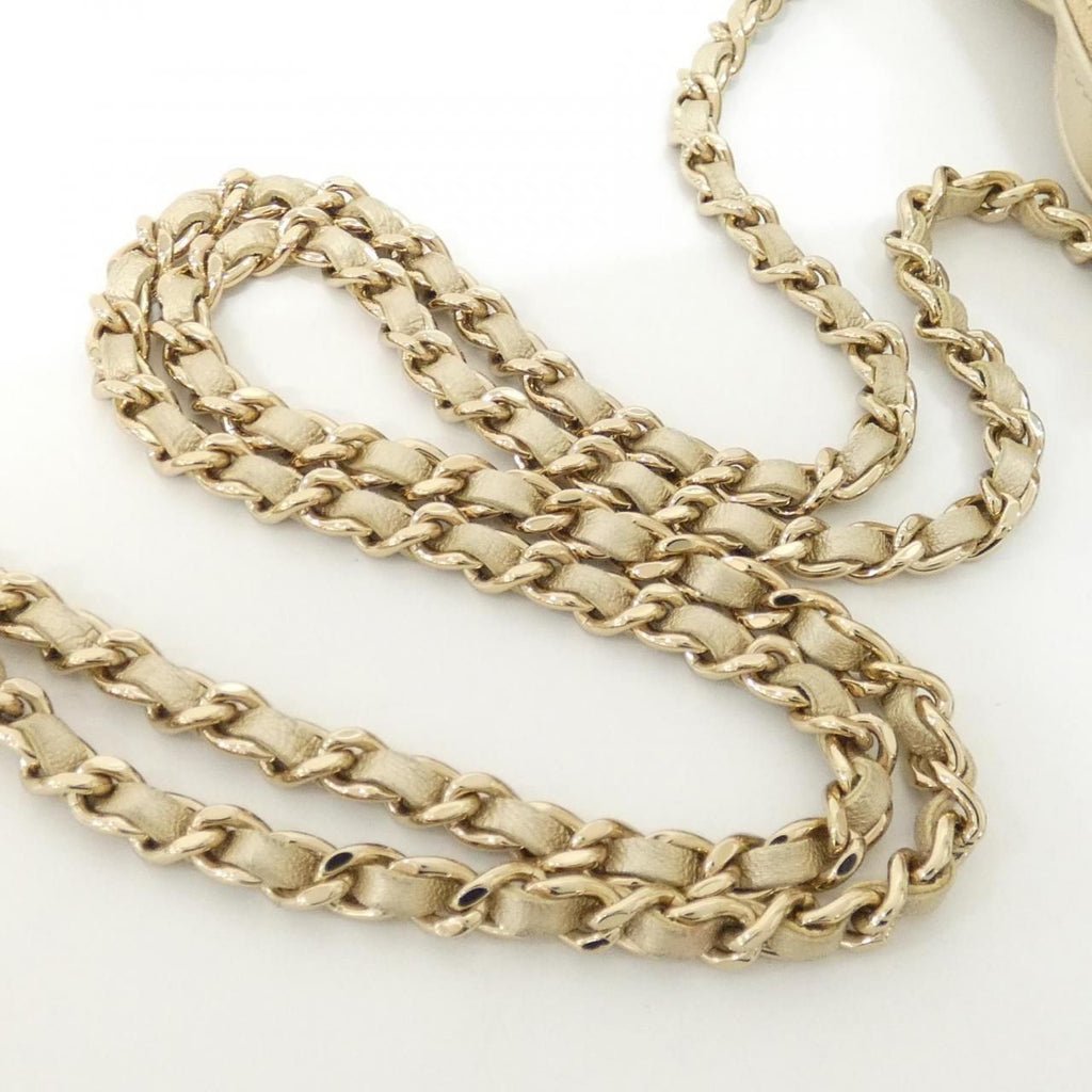 Chanel Shoulder Bag Gold — view 7