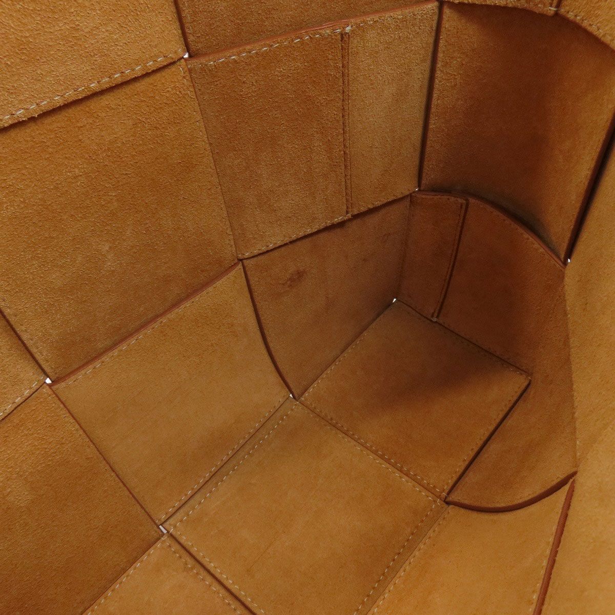 Bottega Veneta Alco Tote Bag Calfskin — view 8