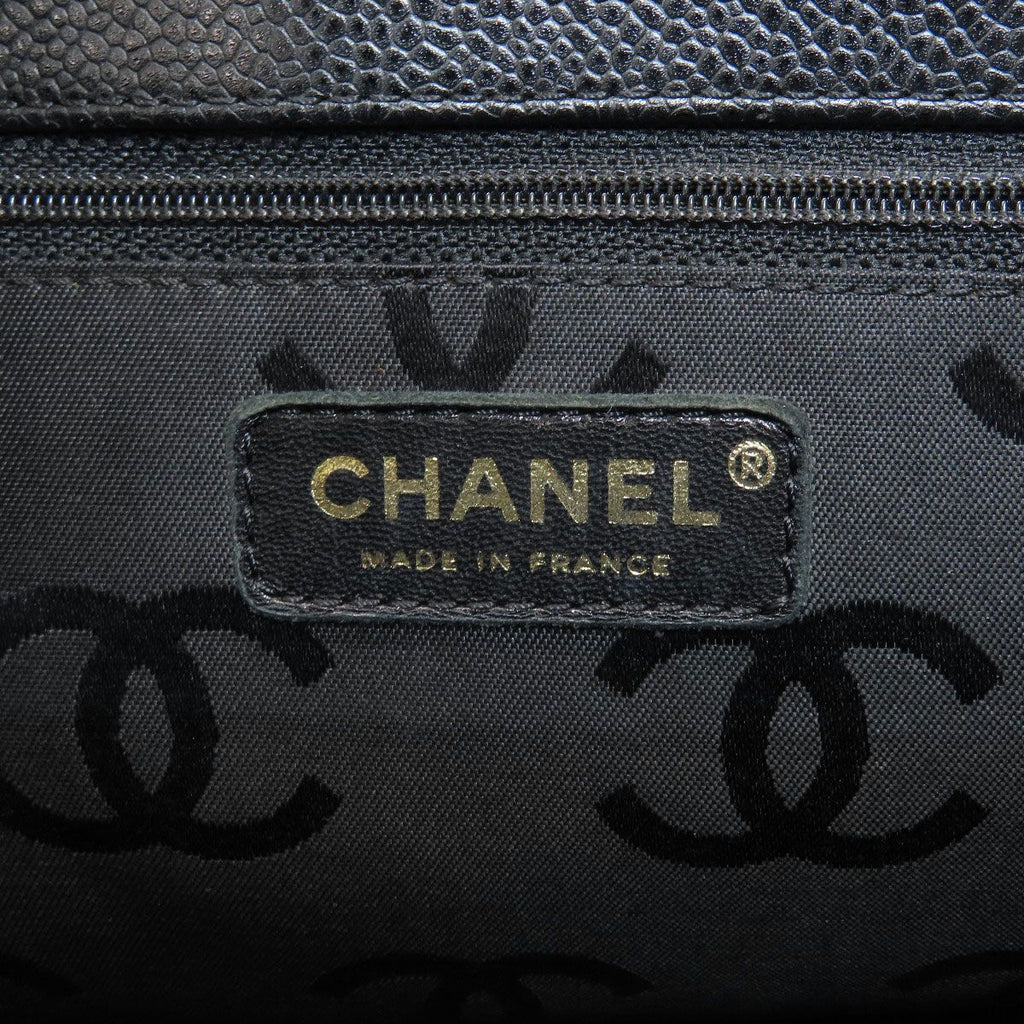 Chanel CC Logo Gold Tote Bag Grained Calfskin — view 6