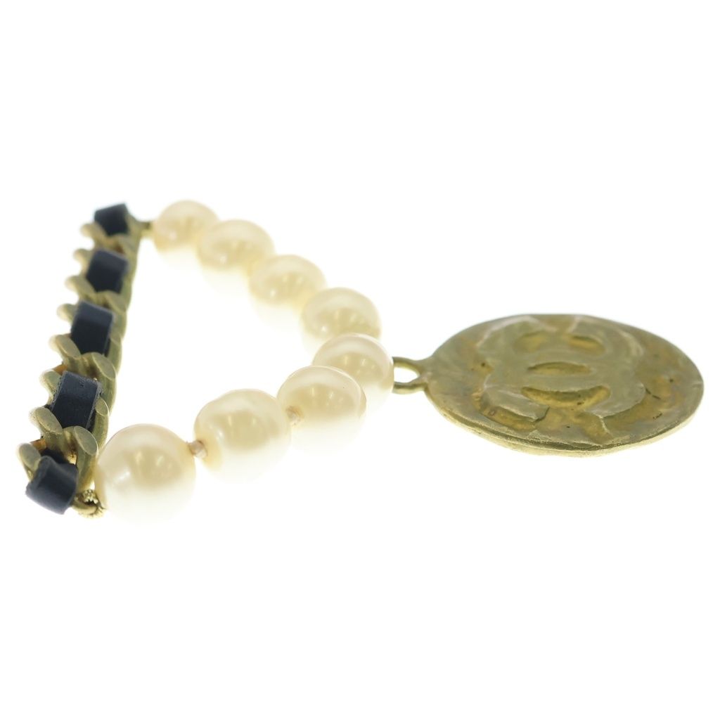 Chanel CC Logo Pearl Brooch Pin Badge Black — view 4