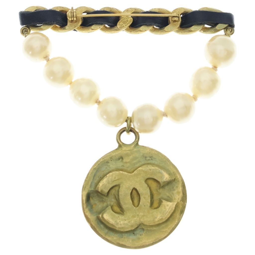 Chanel CC Logo Pearl Brooch Pin Badge Black — view 2
