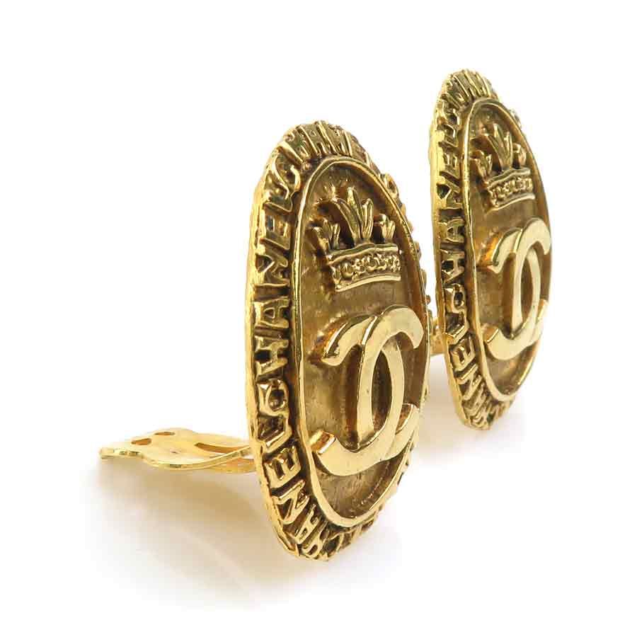 Chanel Earrings CC Logo — view 2