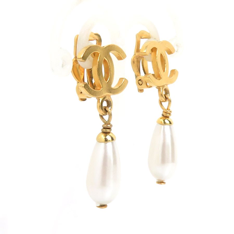 Chanel Earrings CC Logo — view 2