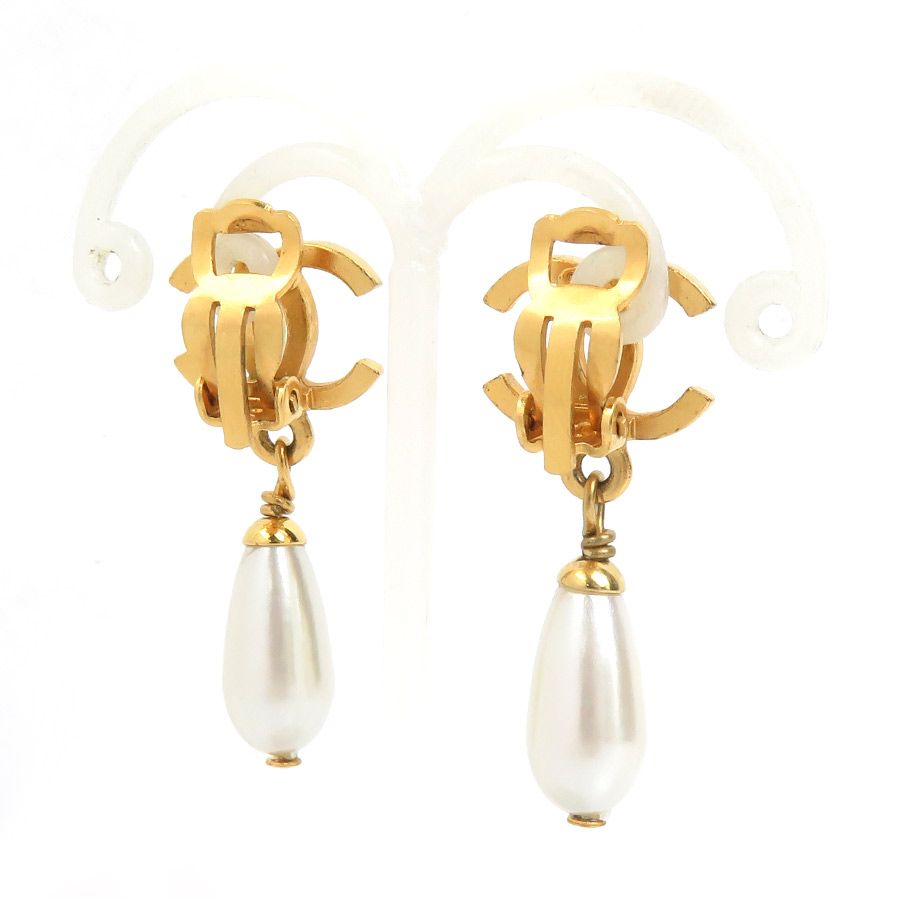 Chanel Earrings CC Logo — view 3