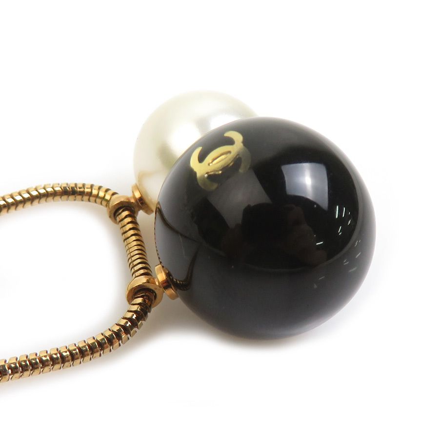 Chanel Necklace CC Logo — view 3