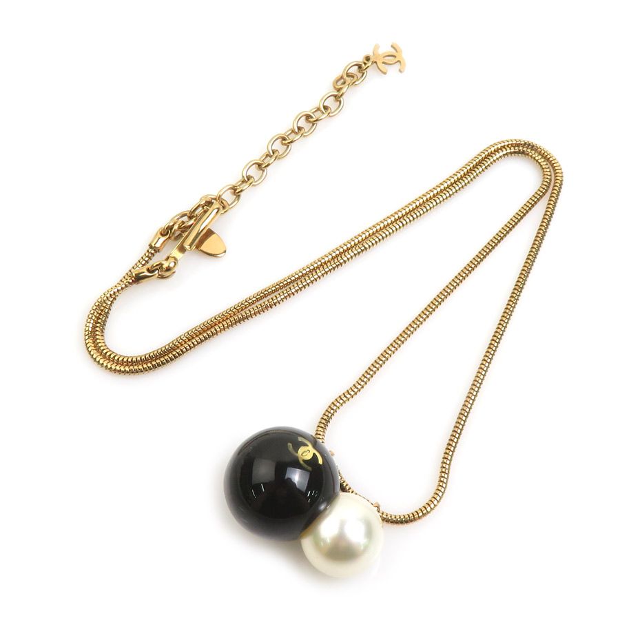 Chanel Necklace CC Logo — view 2