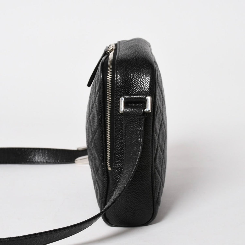 Chanel Shoulder Bag CC Logo Caviar Leather Black Silver — view 4