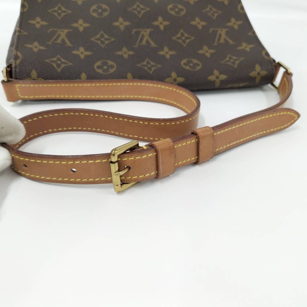 Louis Vuitton Shoulder Bag — view 4