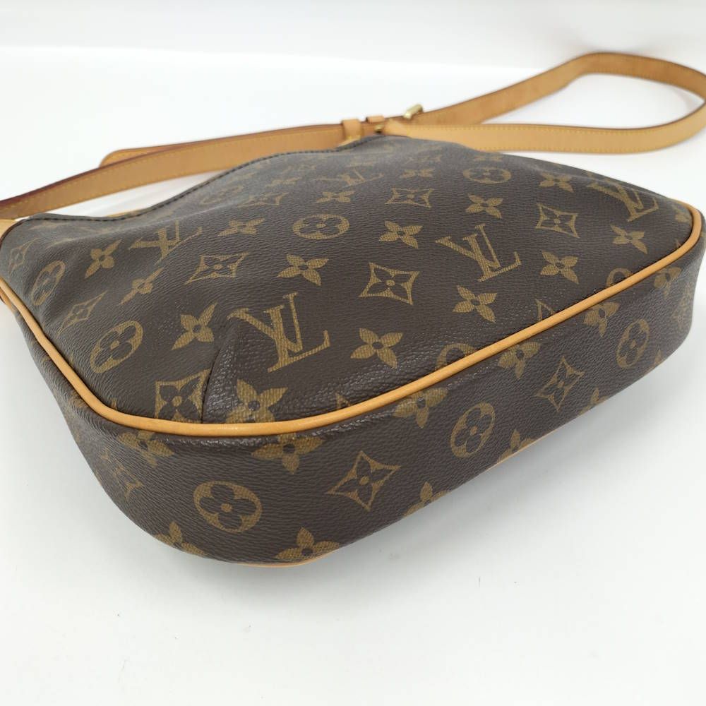 Louis Vuitton Odeon PM Shoulder Bag Monogram — view 4