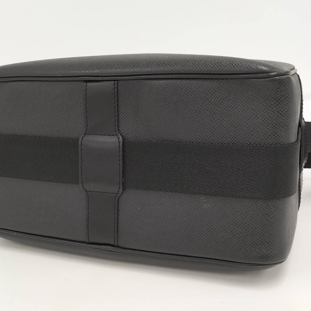 Louis Vuitton PM Shoulder Bag Taiga Ardoise — view 6