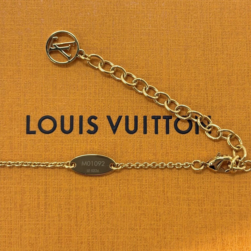 Louis Vuitton Pendant Logo LV Iconic Enamel Gold White — view 6
