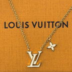 Louis Vuitton Pendant Logo LV Iconic Enamel Gold White — view 3