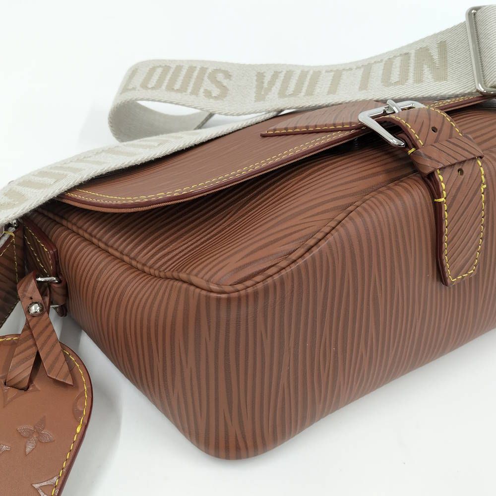 Louis Vuitton Montsouris XL Messengerbag Epi Brown — view 3