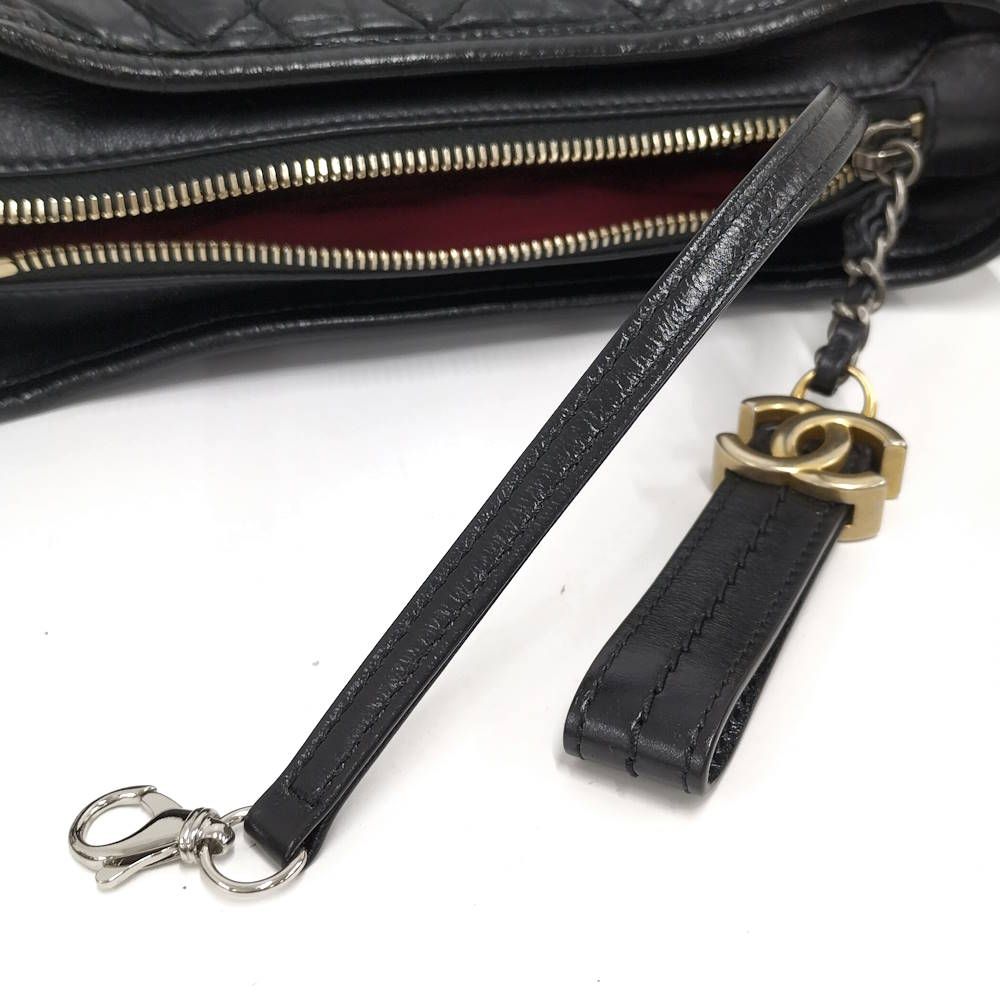 Chanel Gabriel Chain Shoulder Bag Leather Black — view 6