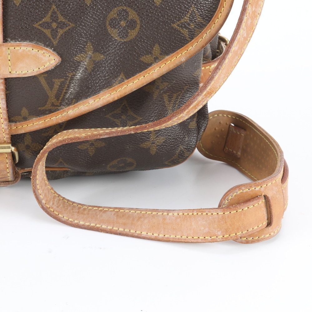 Louis Vuitton Monogram Saumur 30 Leather Shoulder Bag Crossbody — view 2