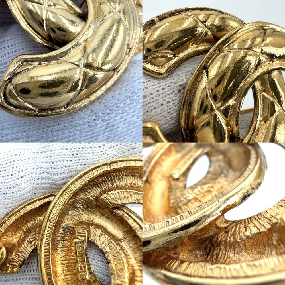 Chanel Brooch Quilted CC Logo Vintage Gold Plated — view 4
