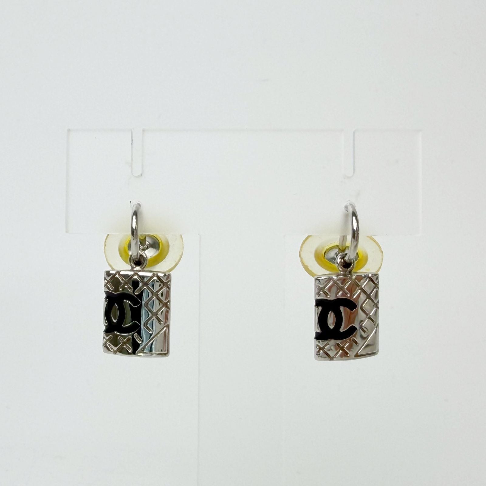 Chanel CC Logo Quilted Plate Earrings Plated Silver 05c Vintage