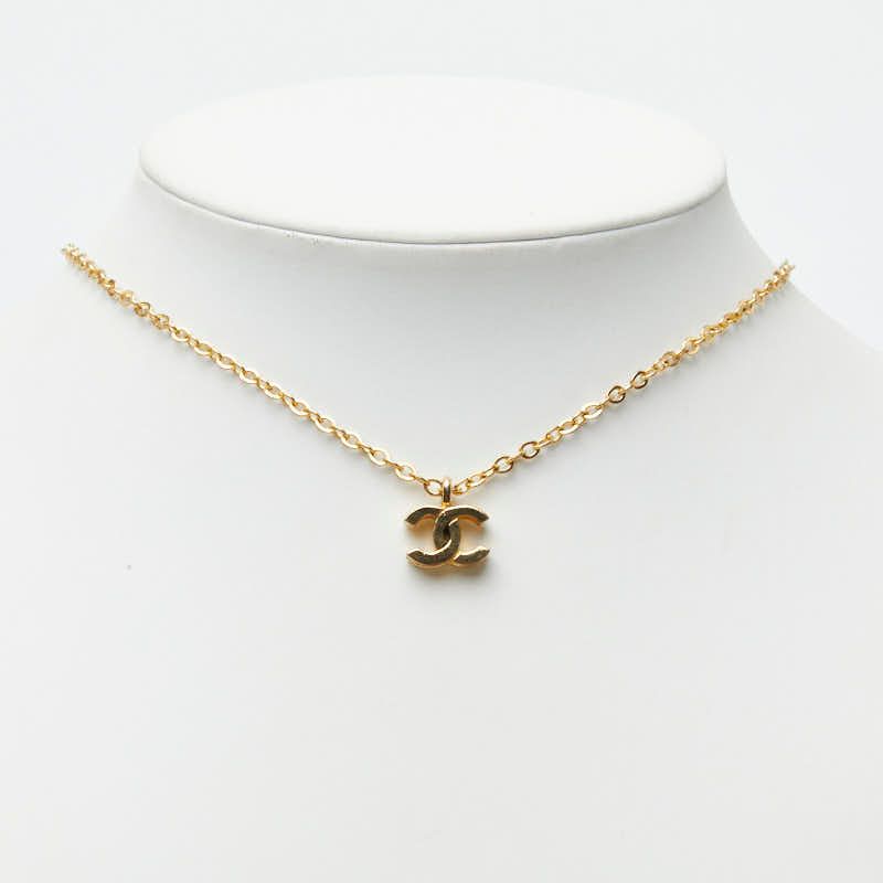 Chanel Vintage CC Logo Necklace Gold Plated — view 6