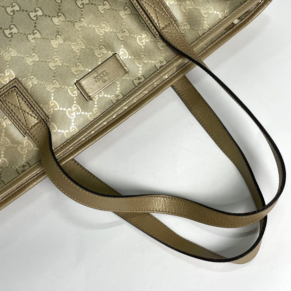 Gucci Tote Bag GG Supreme Pattern Metallic Gold — view 5