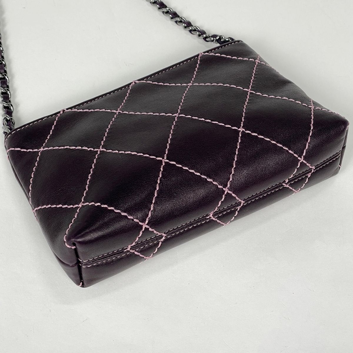 Chanel Pouch Wild Stitch CC Logo Leather Purple — view 2