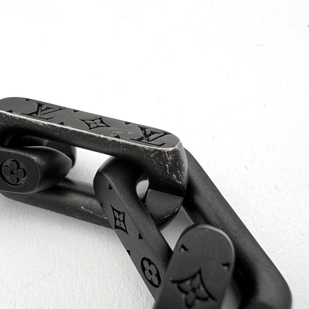 Louis Vuitton Collier Monogram Chain Necklace Metal Silver Black — view 4
