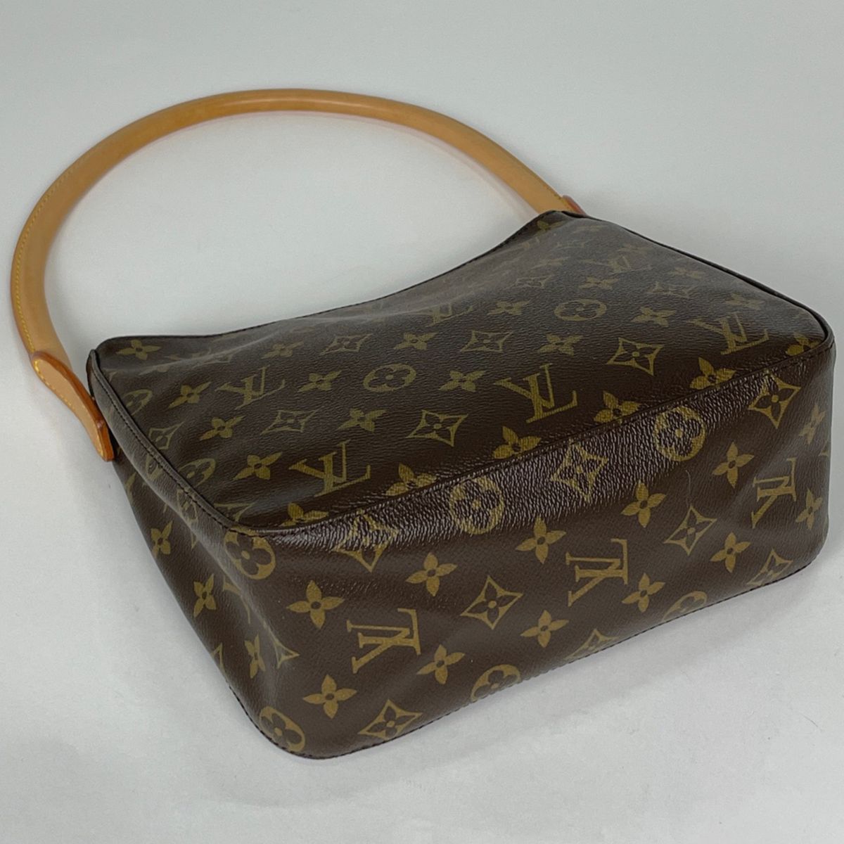 Louis Vuitton Looping MM Shoulder Bag Monogram Brown — view 2