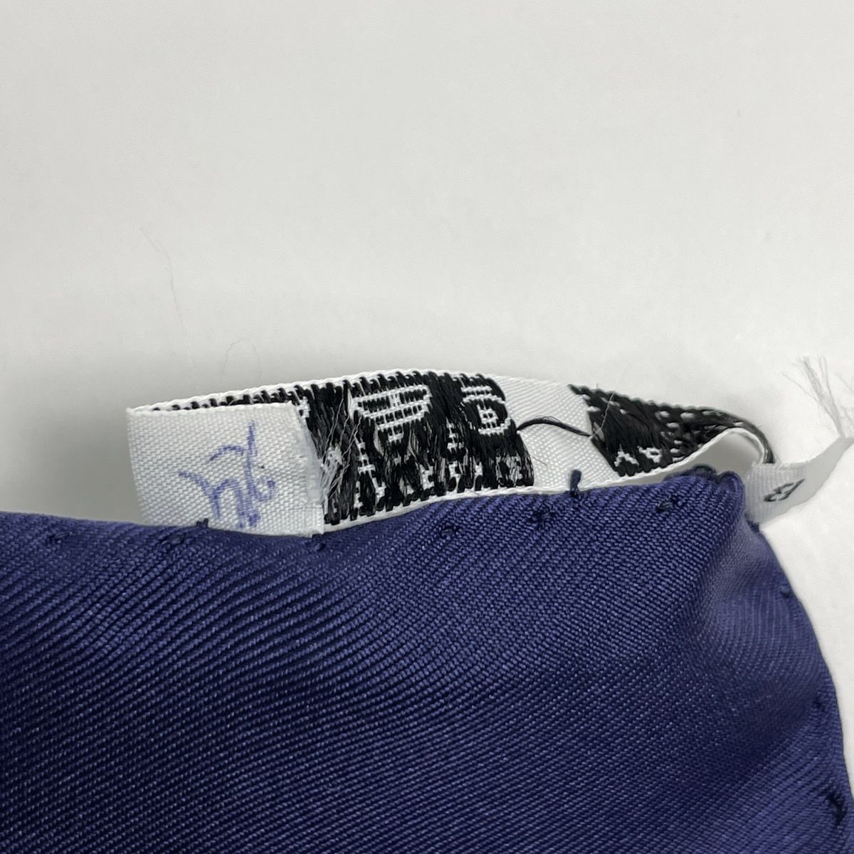 Hermes Carre 90 Envol Scarf Hito Silk Navy Multicolor — view 3