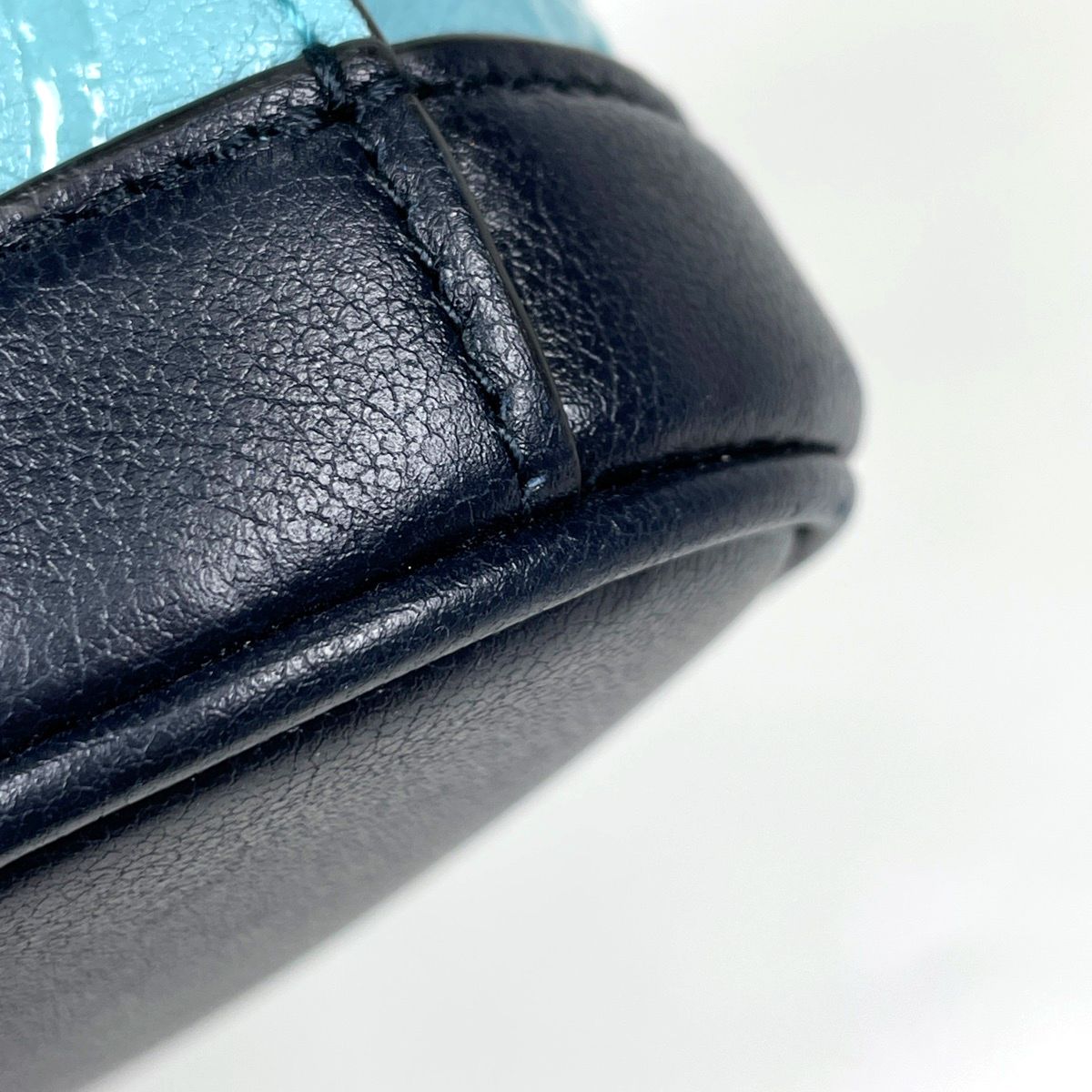 Gucci Handbag GG Pattern 2-Way Leather Blue — view 3