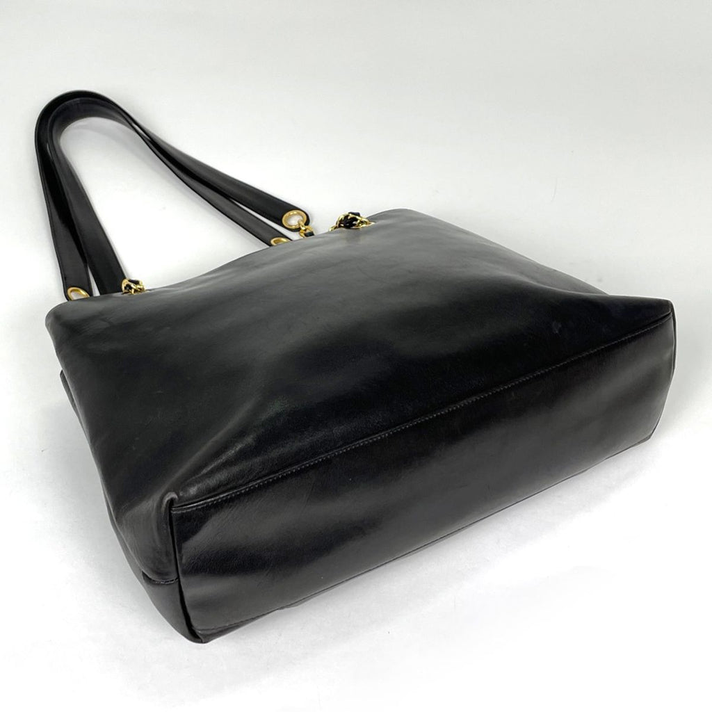 Chanel Tote Bag CC Logo Leather Black — view 2