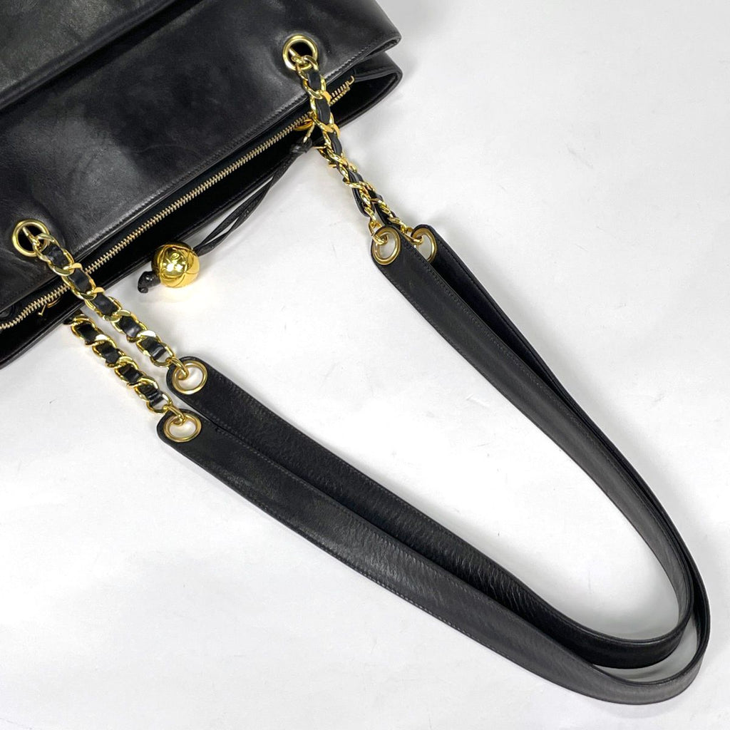Chanel Tote Bag CC Logo Leather Black — view 6