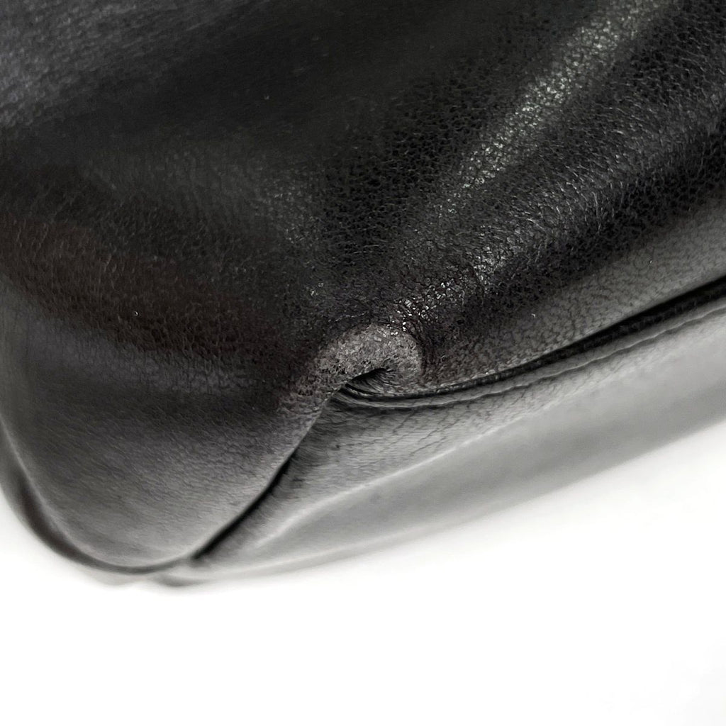 Chanel Tote Bag CC Logo Leather Black — view 3