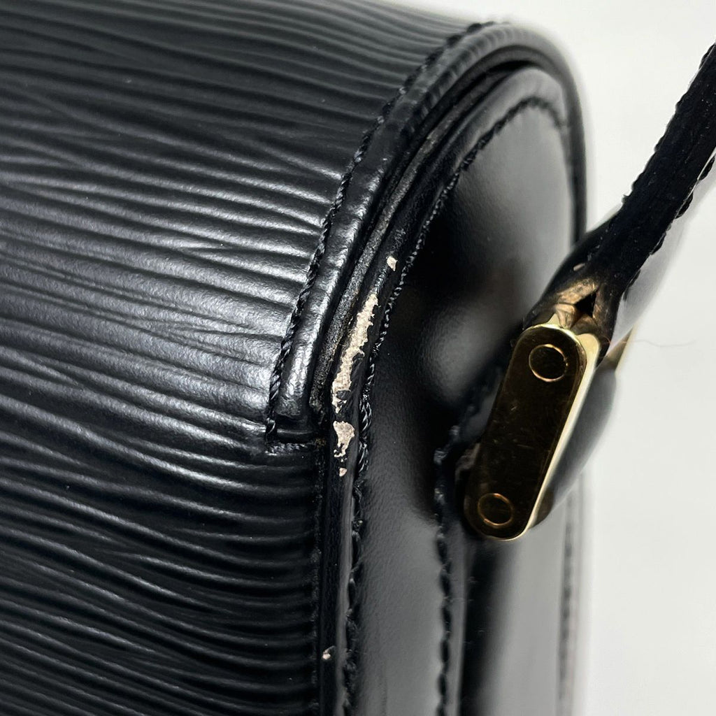 Louis Vuitton Buci Shoulder Bag Epi Noir — view 5