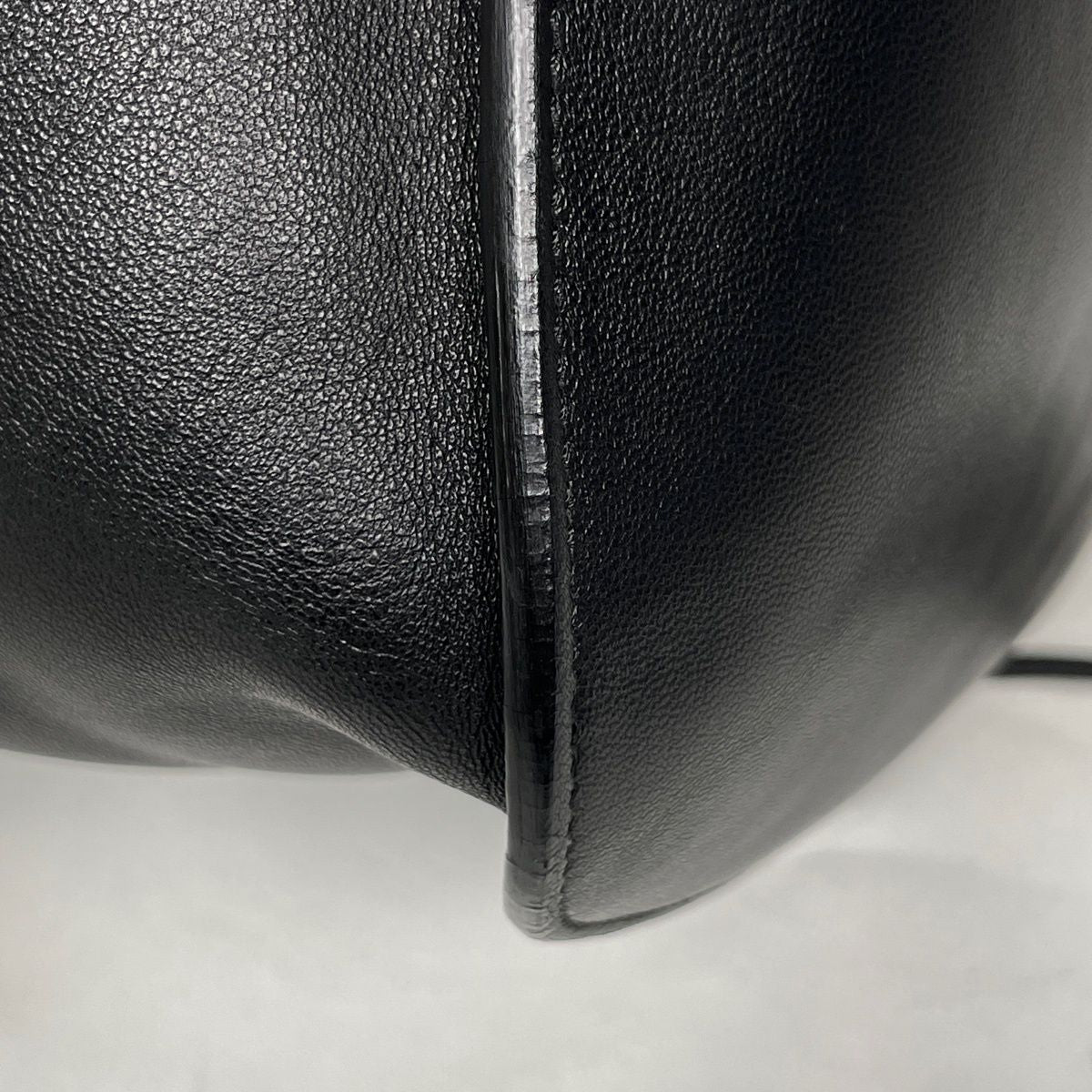 Loewe Shoulder Bag Anagram Fringe Leather Black — view 4