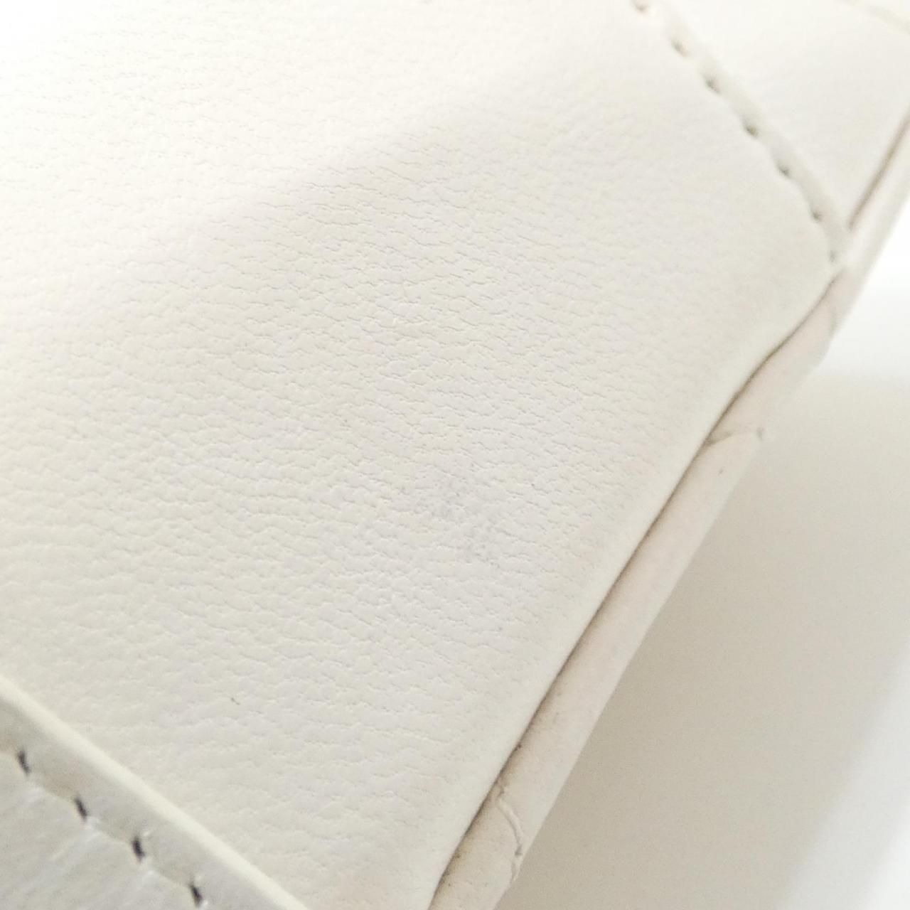 Chanel Chain Clutch White — view 3